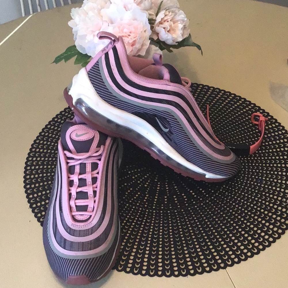 Women’s Nike Air Max